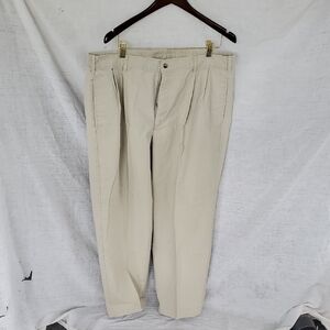 Cream Chinos with Pleated Front and Straight-Leg Cut